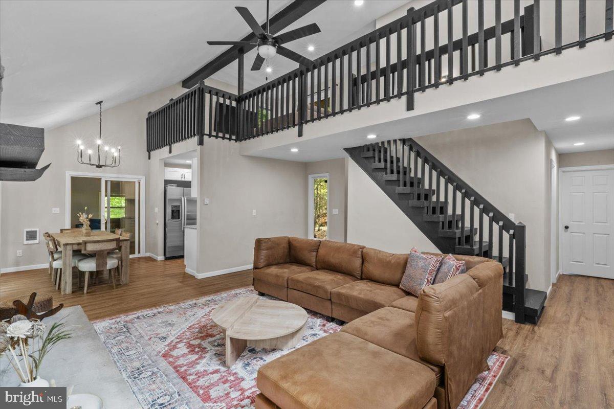 SAW CREEK EST - Residential