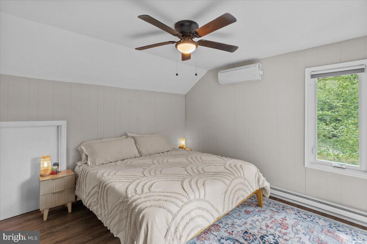 SAW CREEK EST - Residential