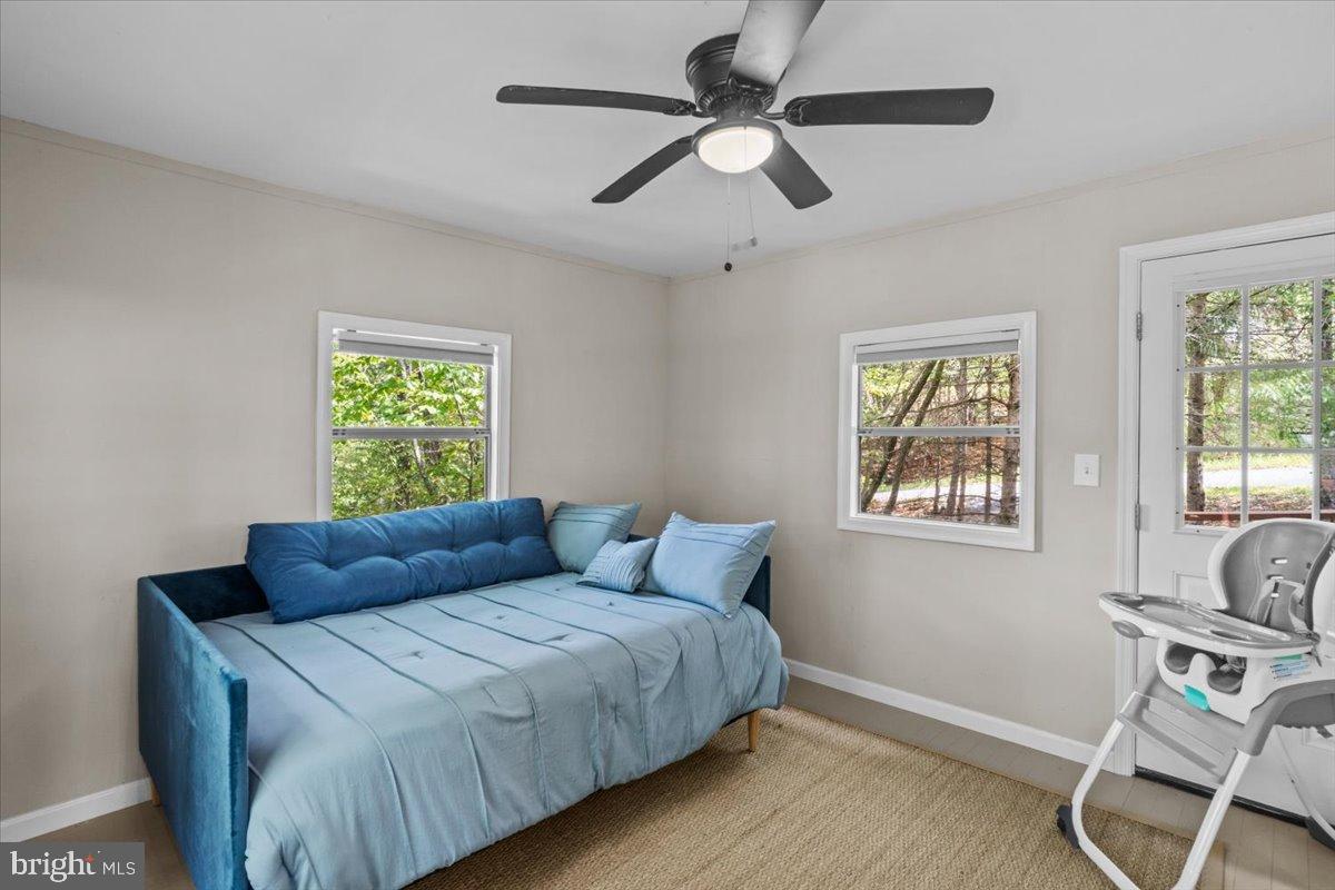 SAW CREEK EST - Residential