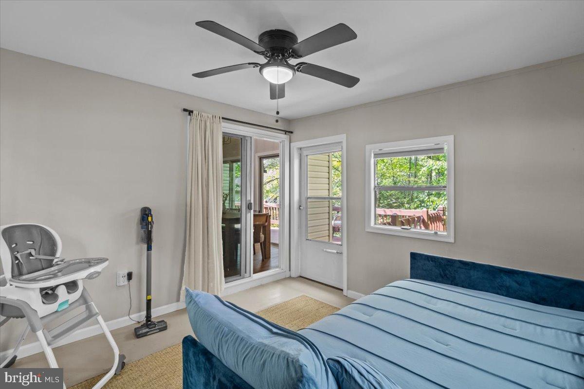 SAW CREEK EST - Residential