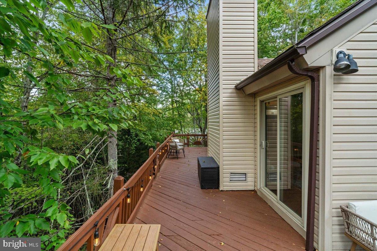 SAW CREEK EST - Residential