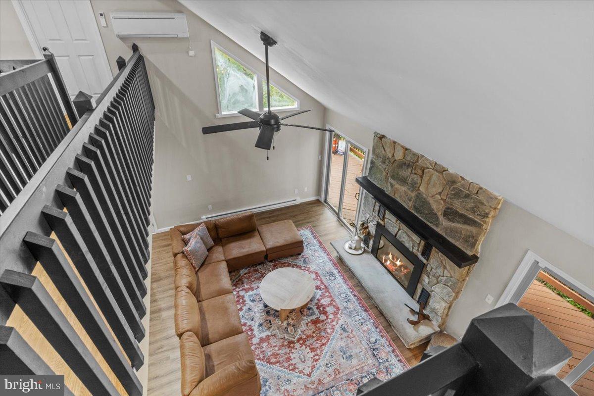 SAW CREEK EST - Residential