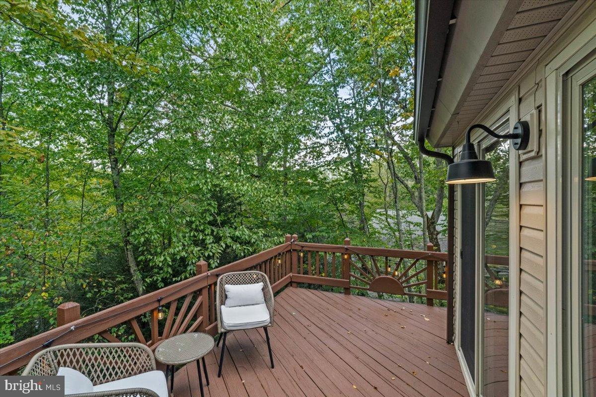 SAW CREEK EST - Residential