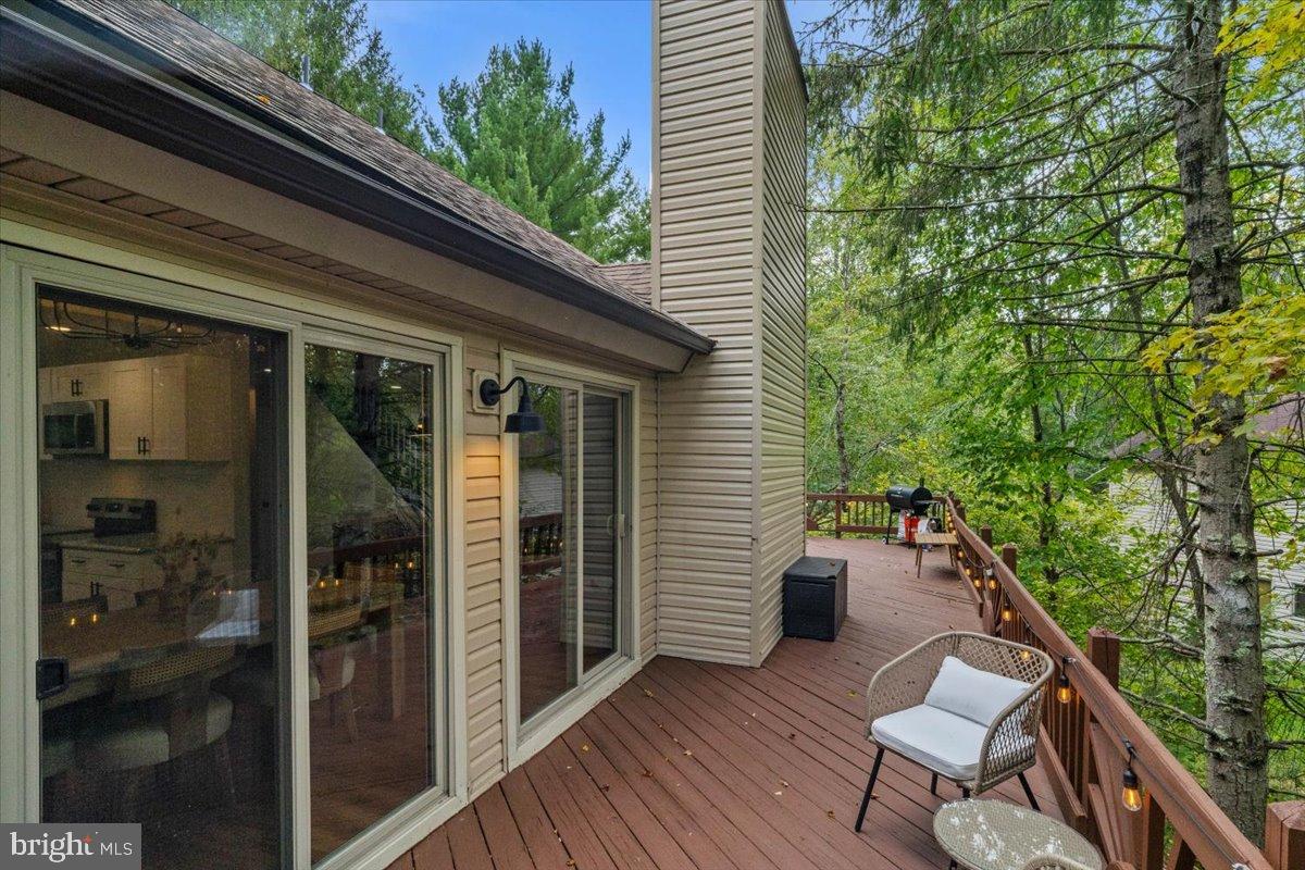 SAW CREEK EST - Residential