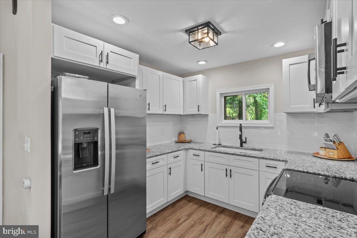 SAW CREEK EST - Residential