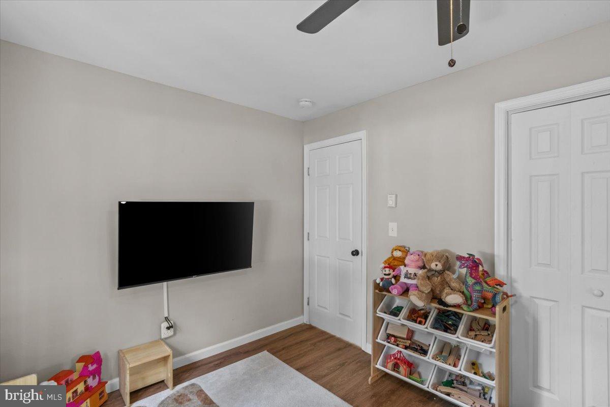 SAW CREEK EST - Residential