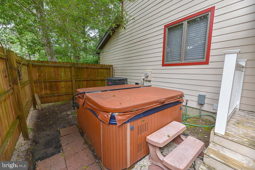 COUNTRY VILLAGE (3) - Residential