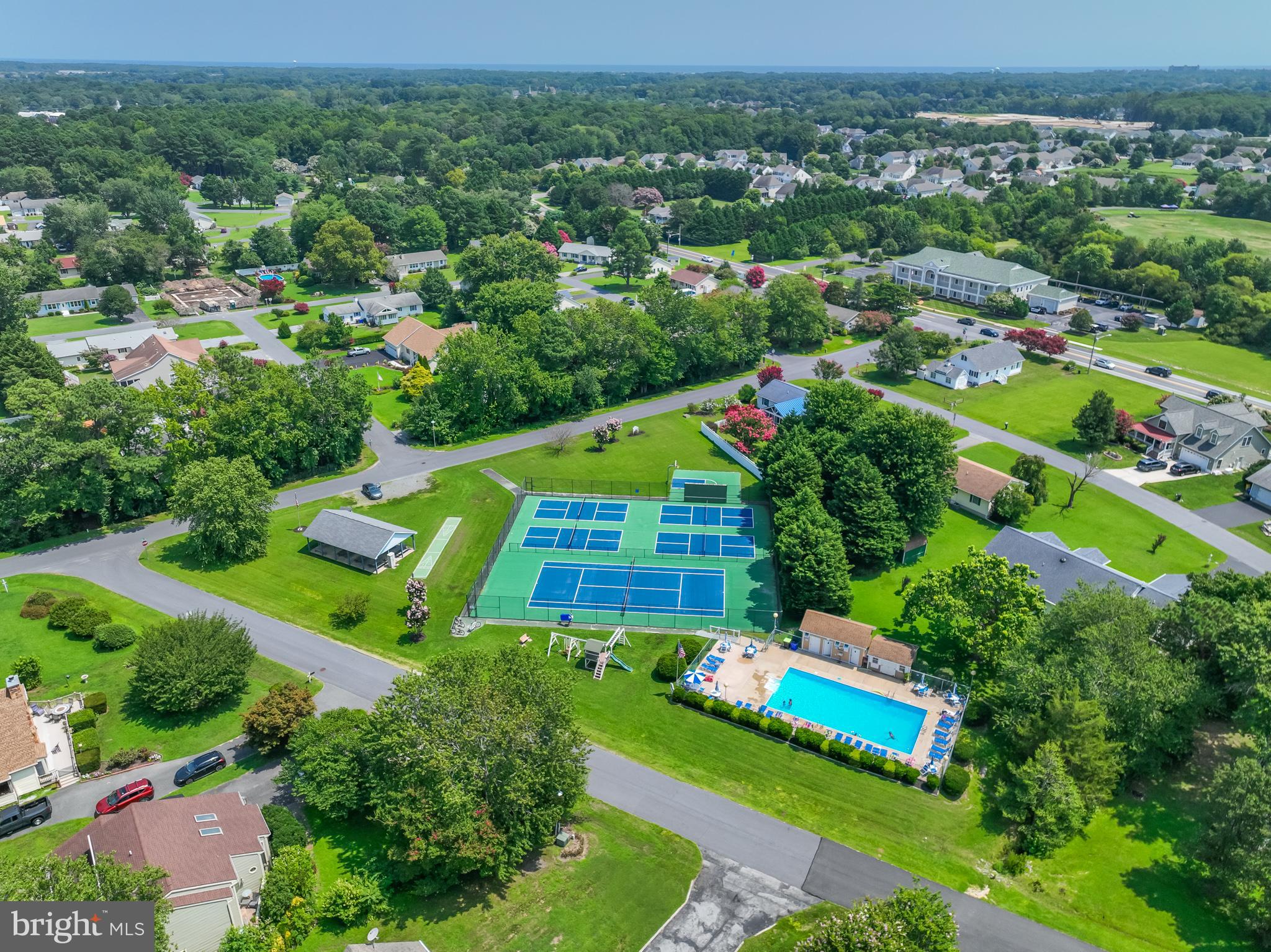 COUNTRY VILLAGE (3) - Residential