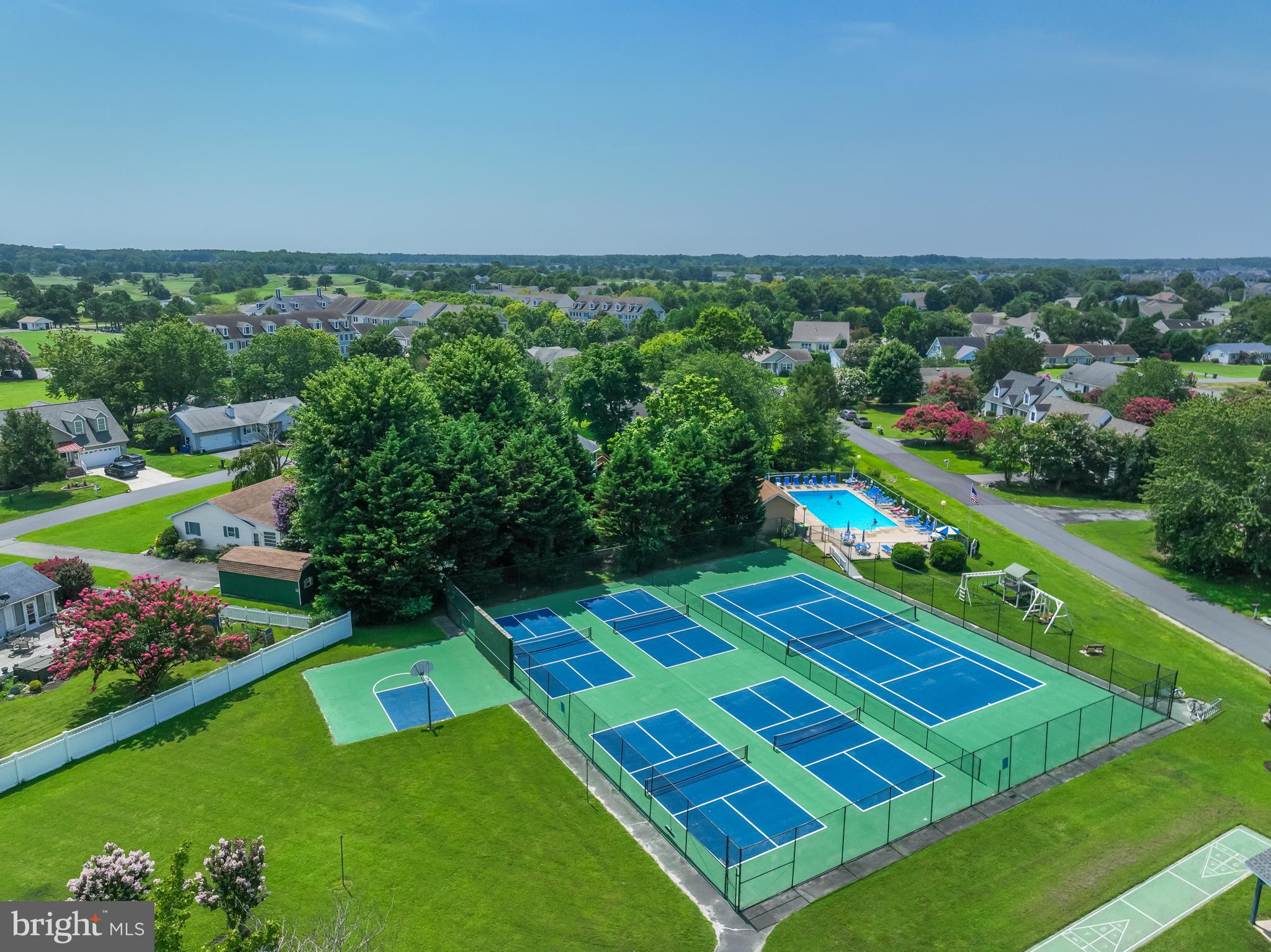 COUNTRY VILLAGE (3) - Residential