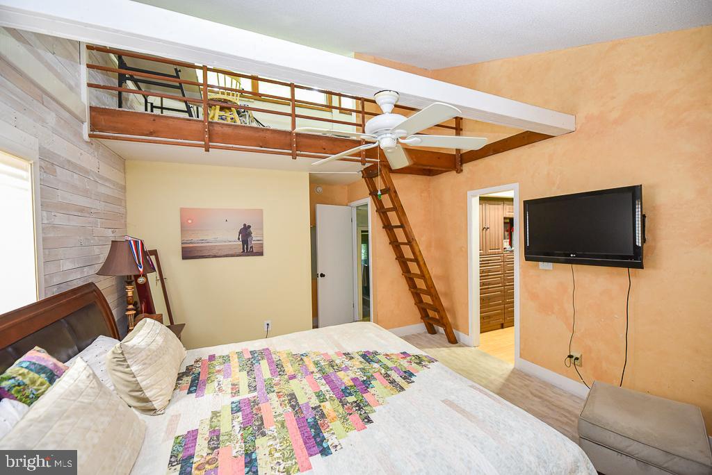 COUNTRY VILLAGE (3) - Residential