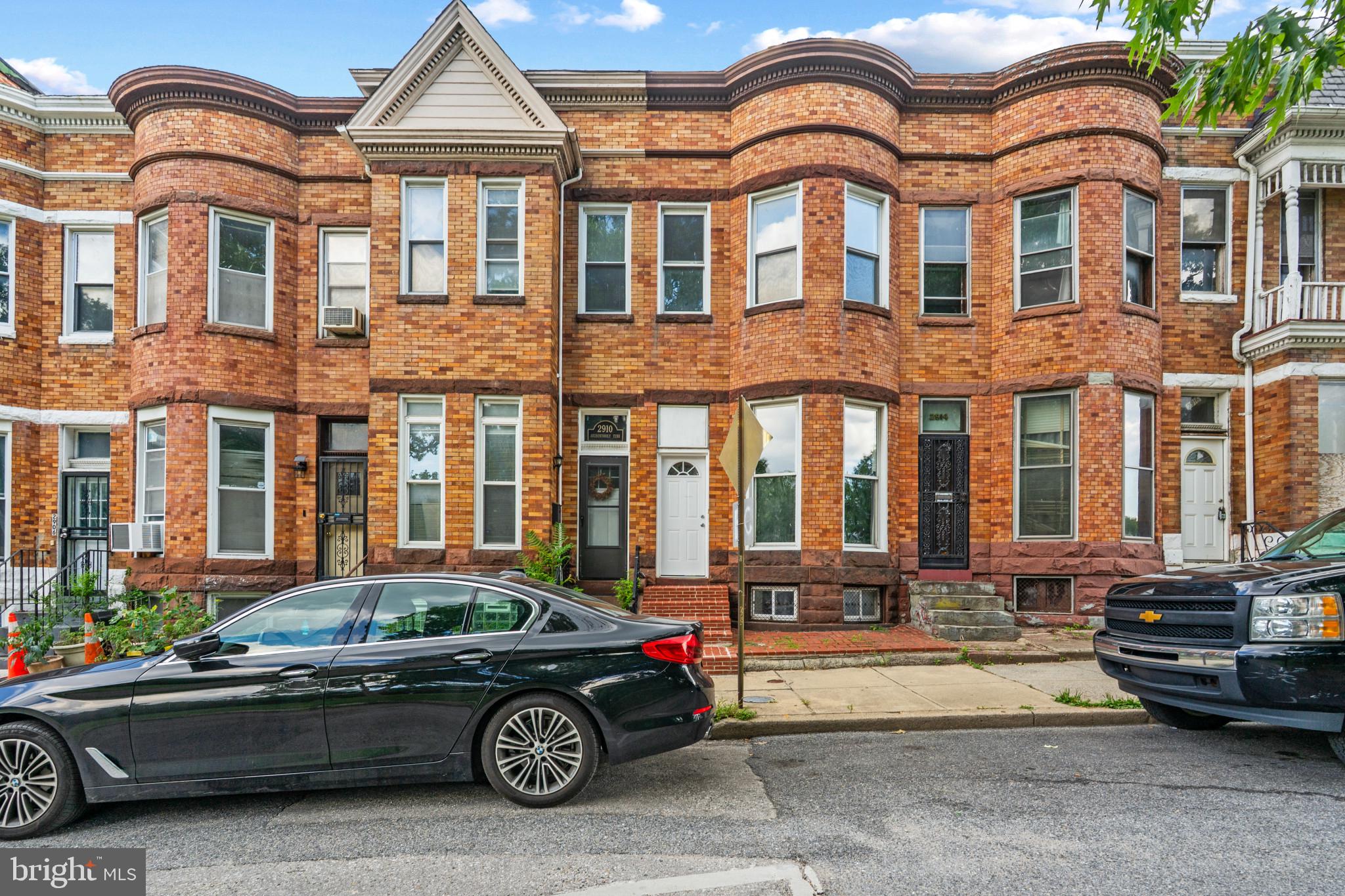2912 AUCHENTOROLY TERRACE