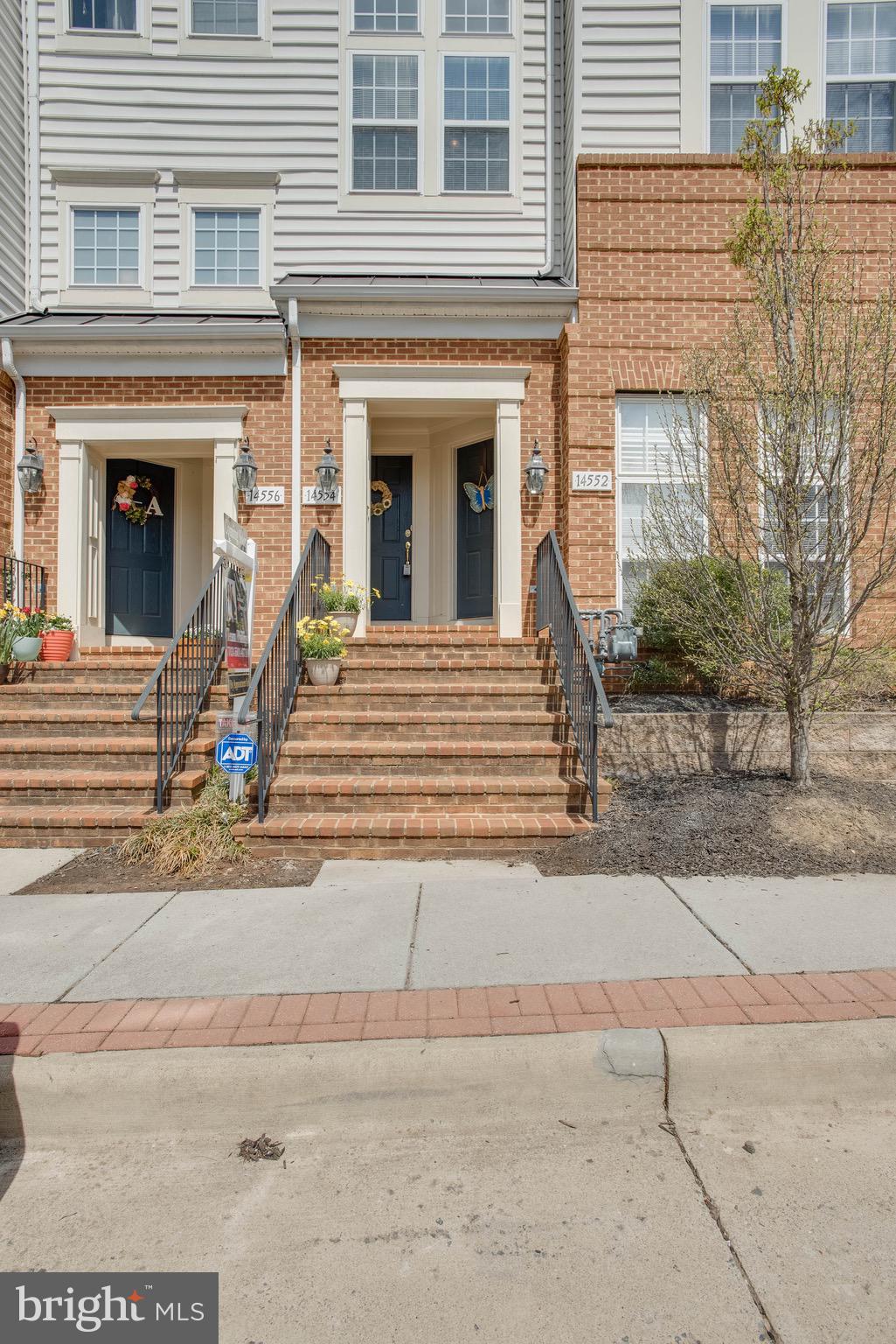 THE TOWNES AT VILLAGE PLACE - Residential