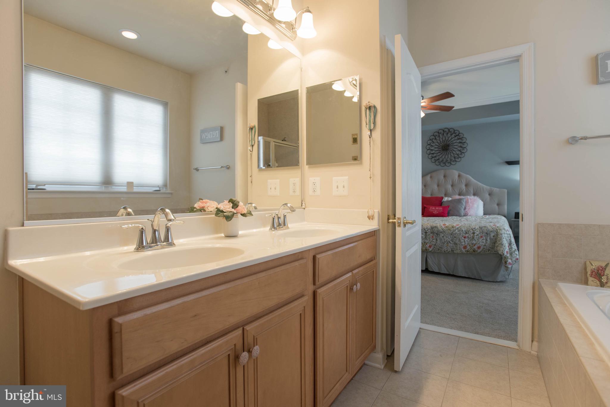 THE TOWNES AT VILLAGE PLACE - Residential