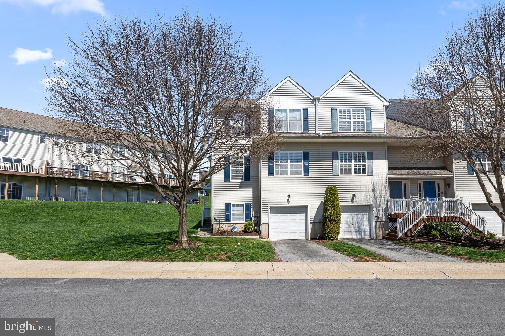 FRENCH CREEK TOWNH - Residential