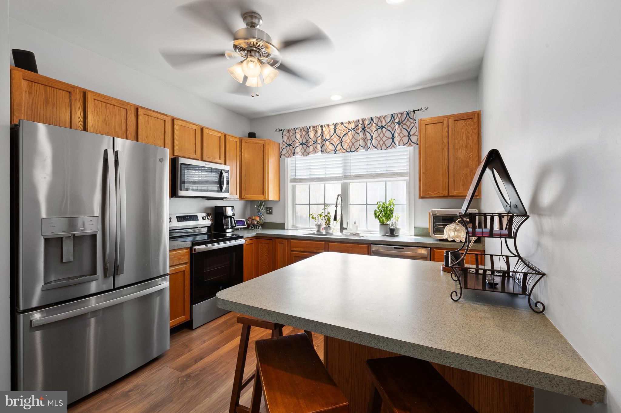 FRENCH CREEK TOWNH - Residential