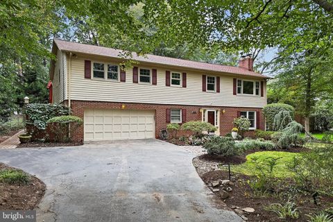 5112 CLINTON ROAD ALEXANDRIA VA 22312
