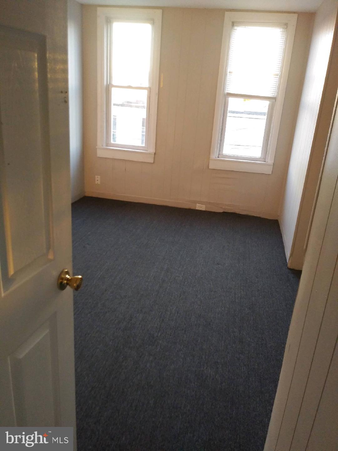 ELLWOOD PARK - Residential