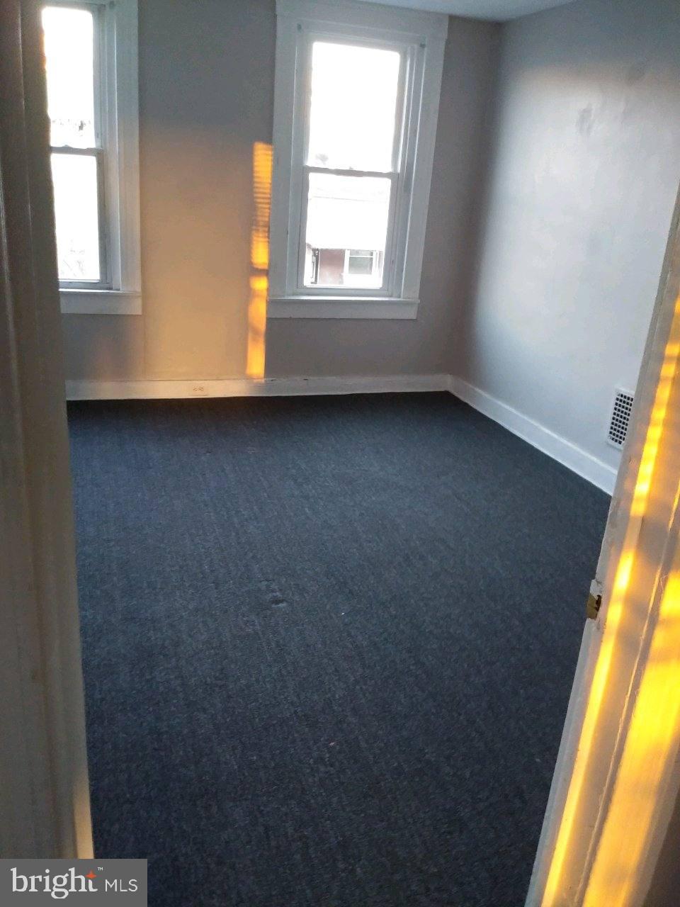 ELLWOOD PARK - Residential