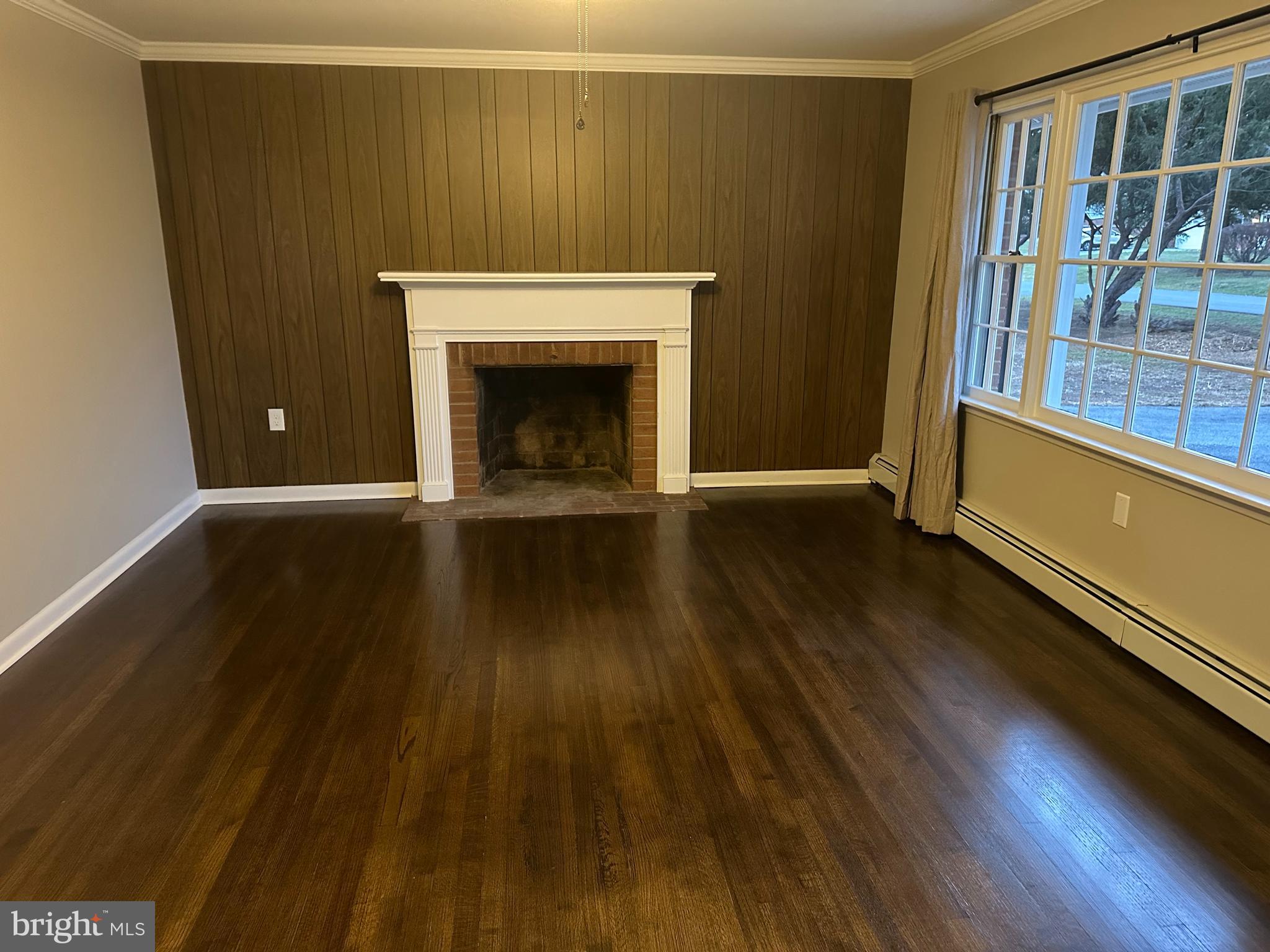 BROADVIEW ACRES - Residential Lease