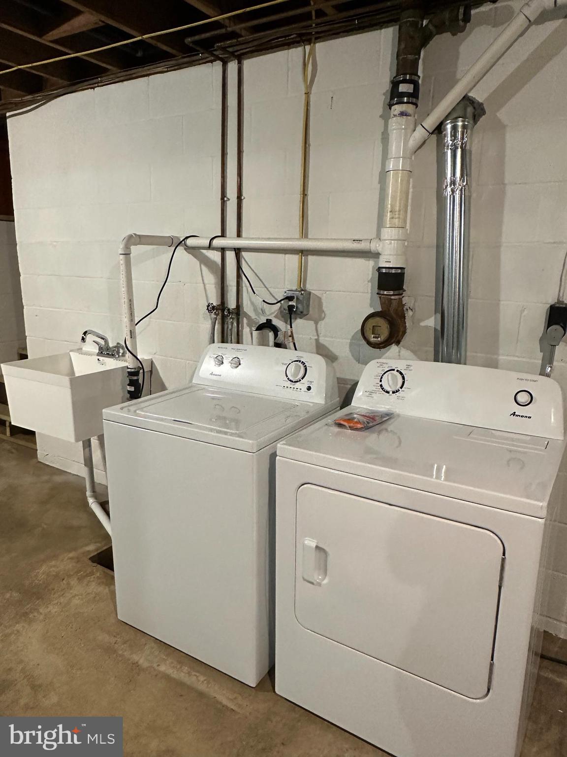 BROADVIEW ACRES - Residential Lease