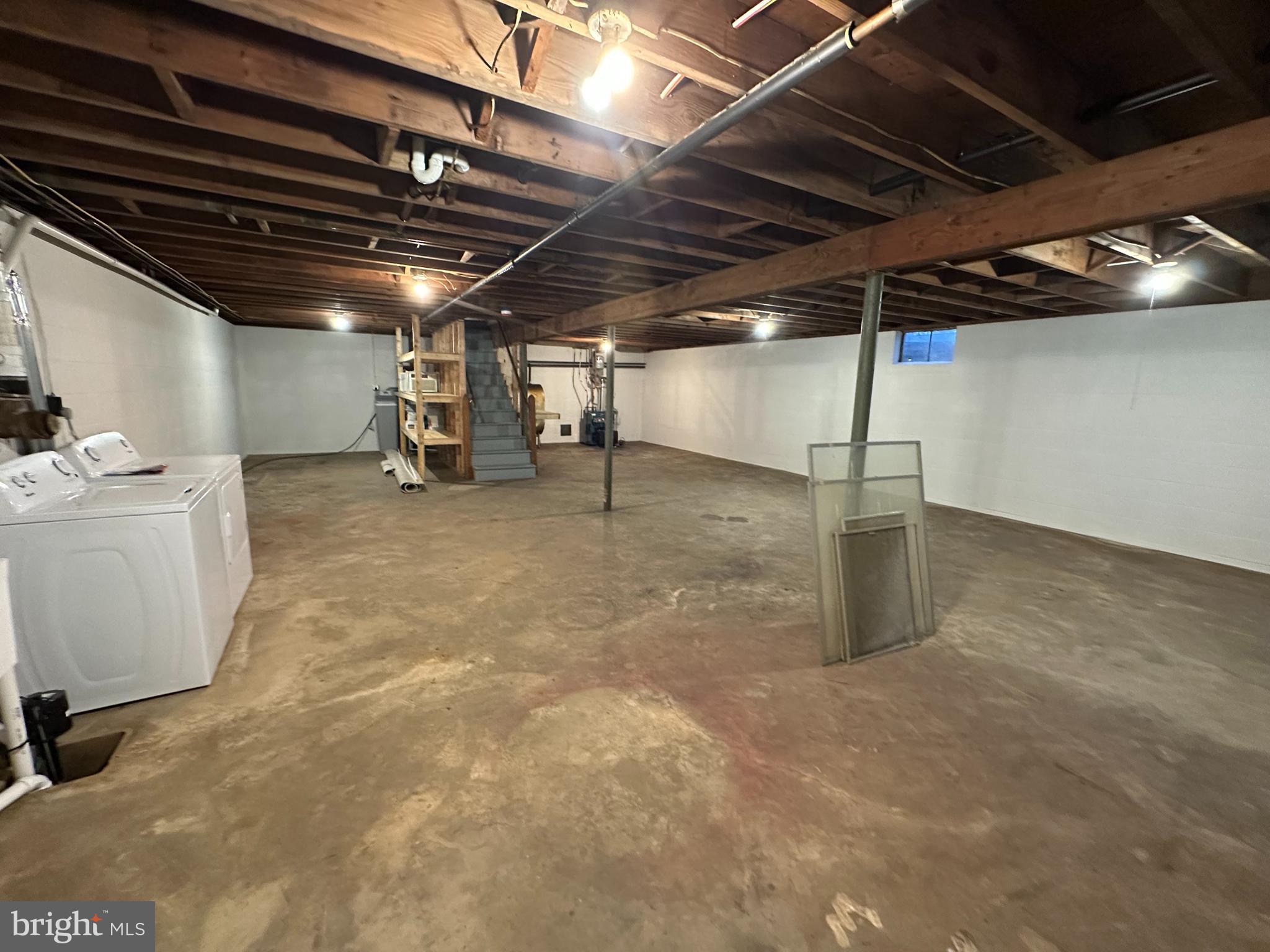 BROADVIEW ACRES - Residential Lease