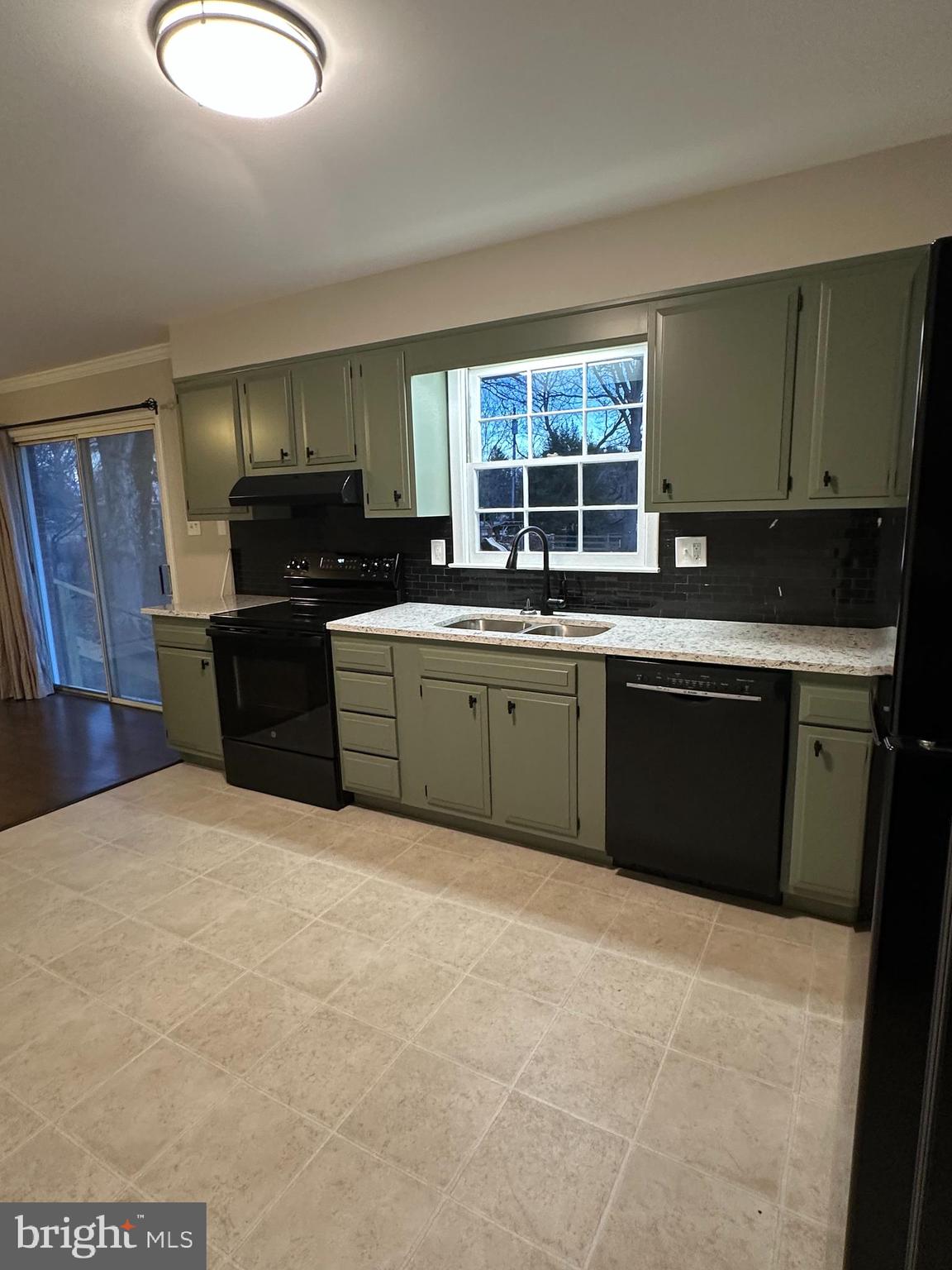 BROADVIEW ACRES - Residential Lease