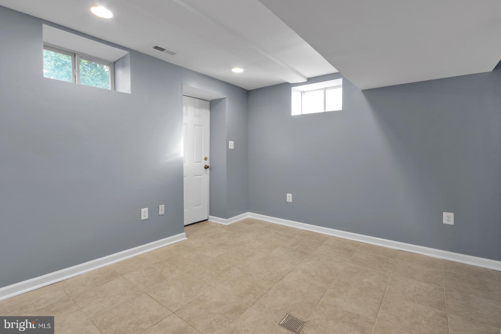 PALMER HEIGHTS - Residential Lease