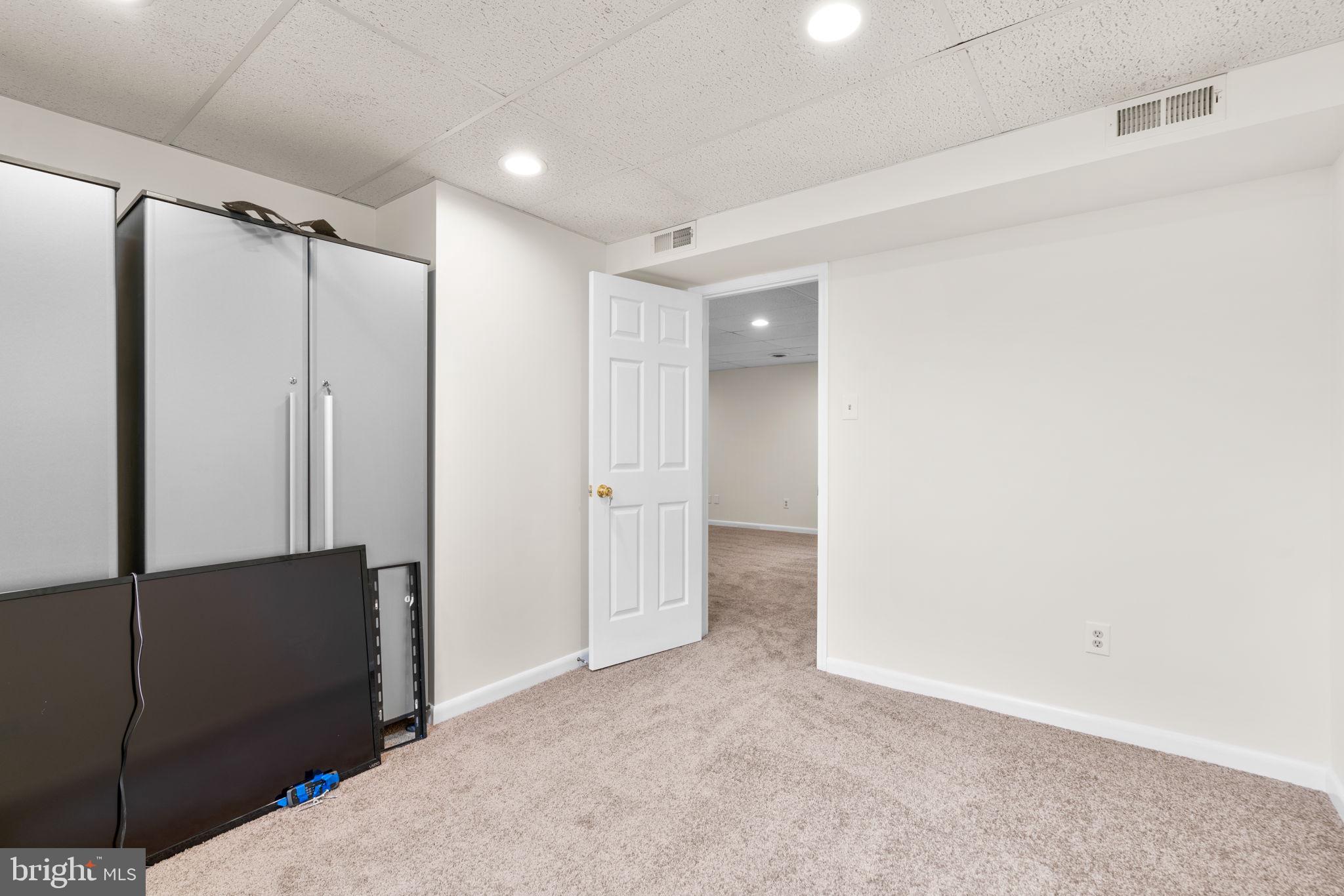 VILLAGE  OF PAINTERS MILL - Residential