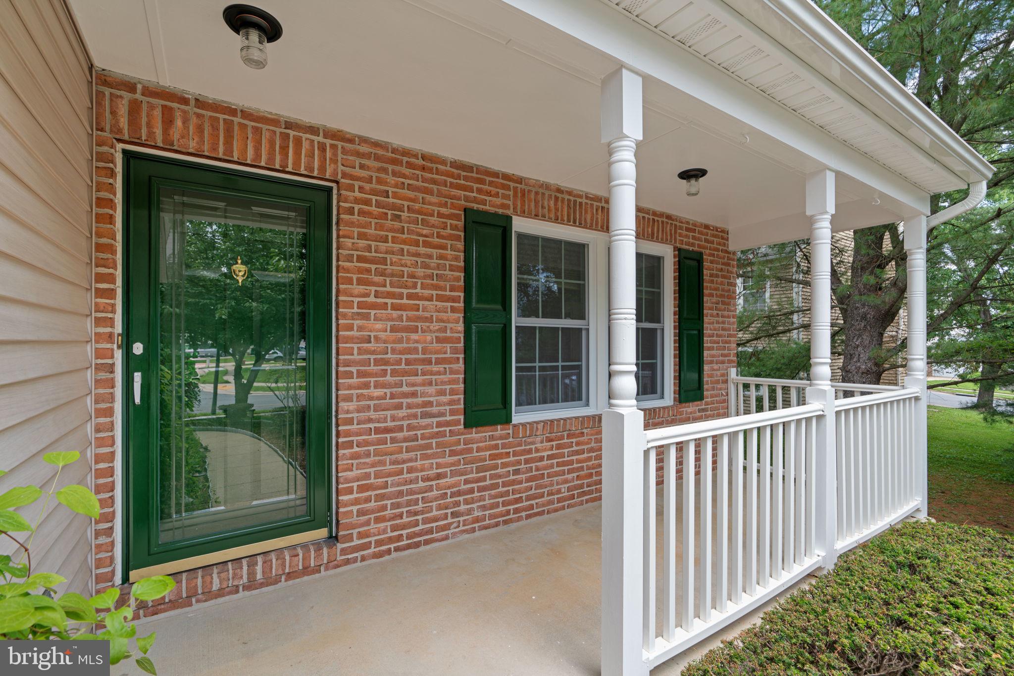 22 SADDLESTONE COURT