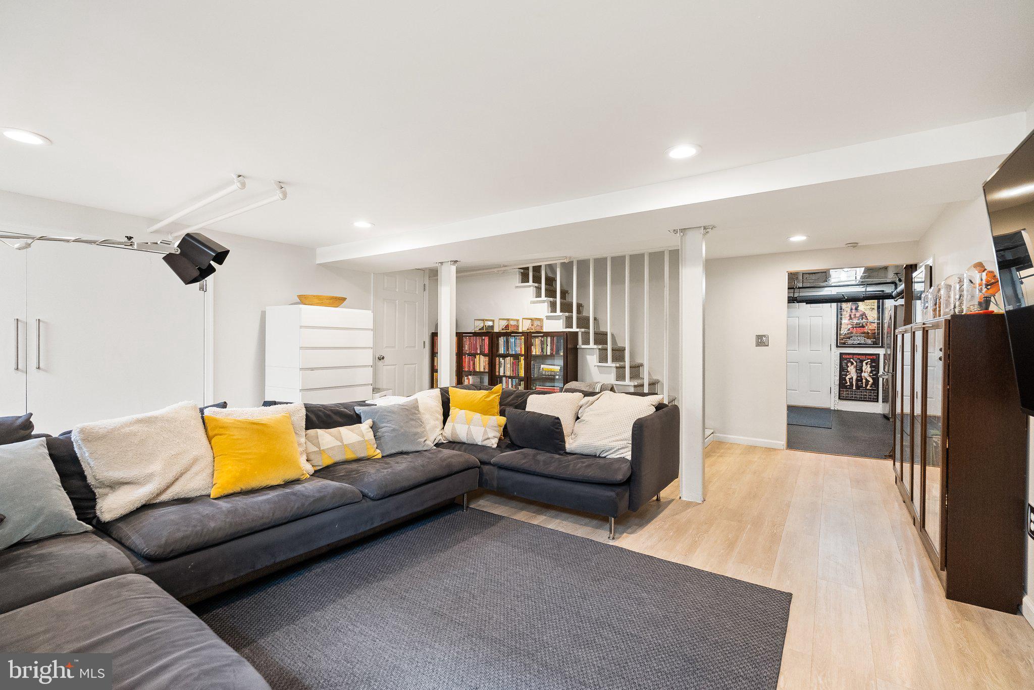 CHEVY CHASE - Residential