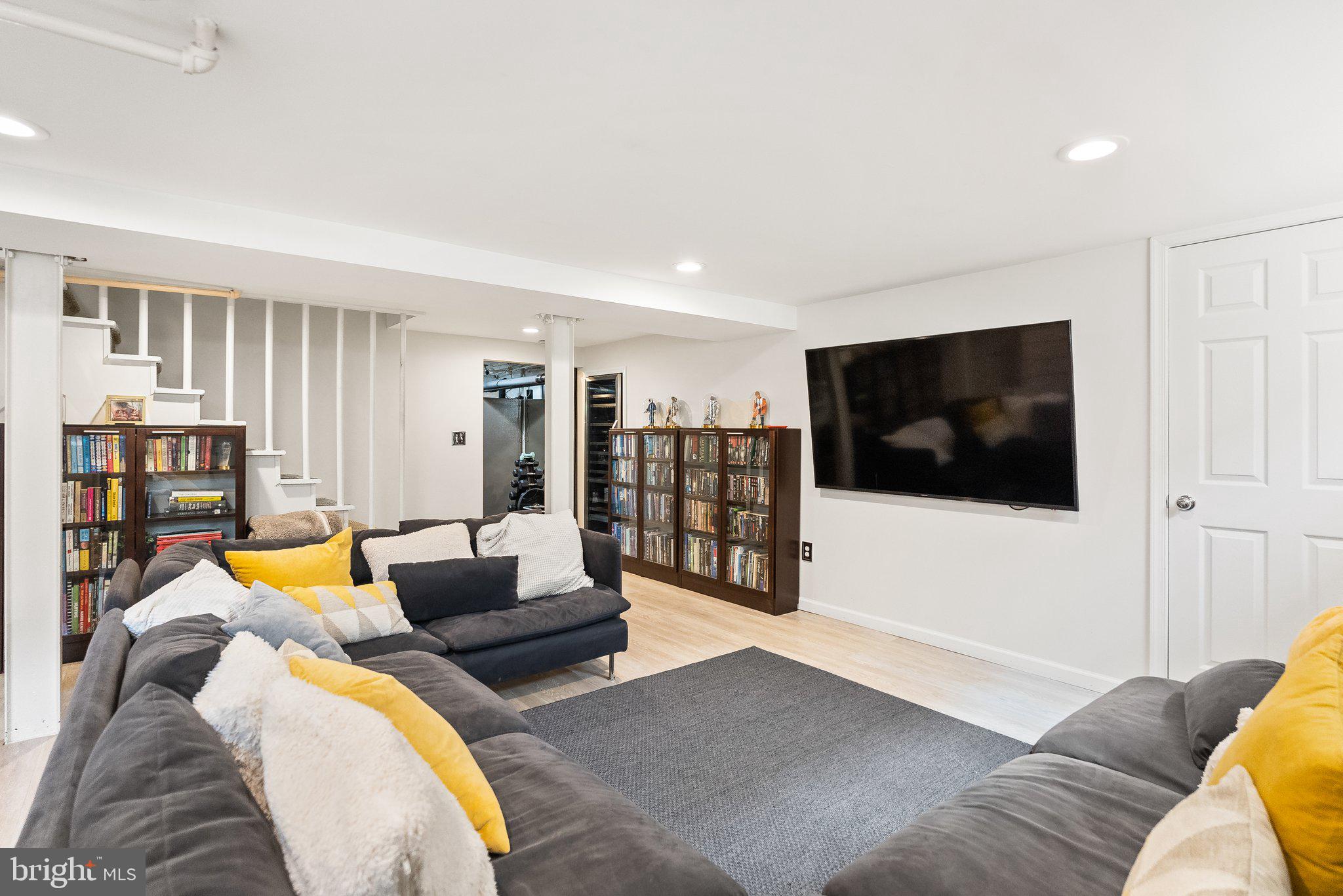 CHEVY CHASE - Residential