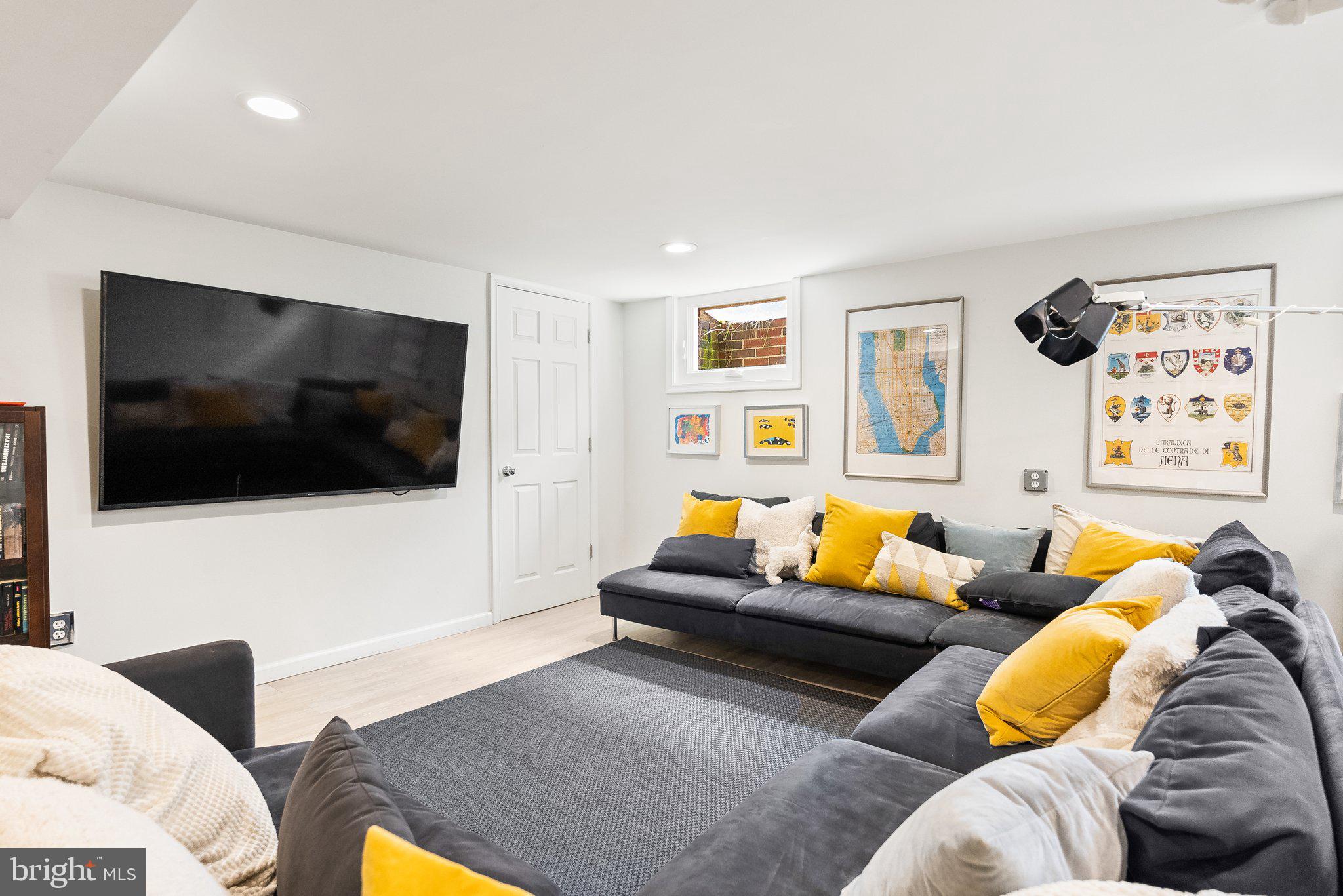 CHEVY CHASE - Residential