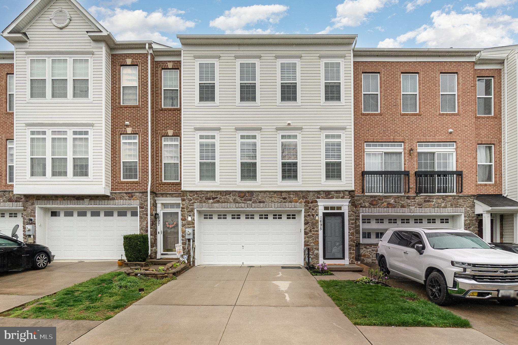1695 MOHEGAN DRIVE