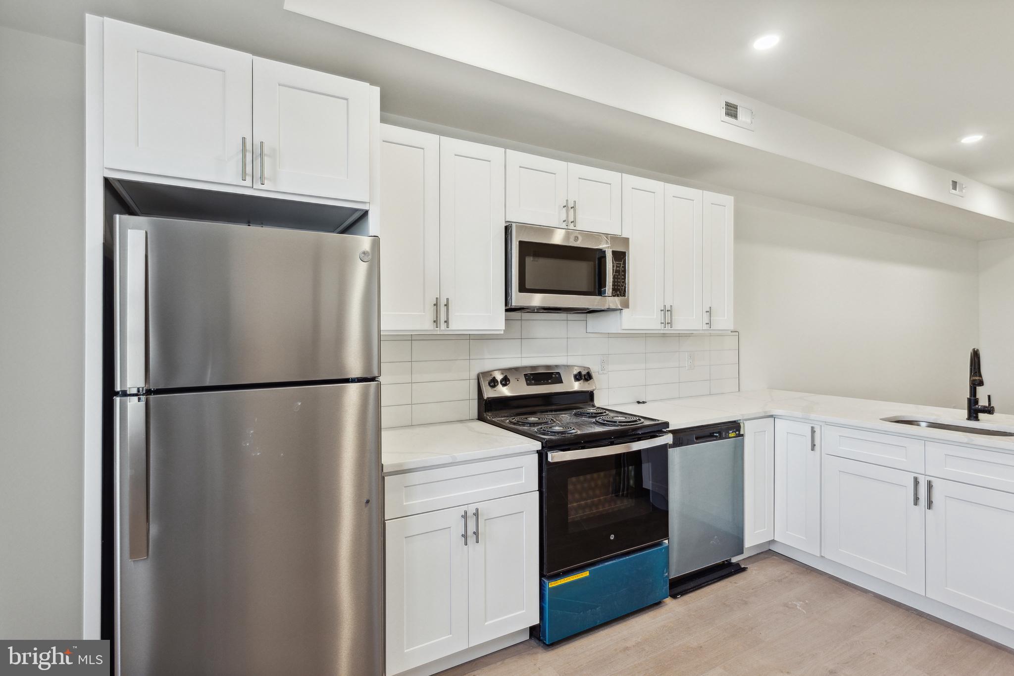 PHILADELPHIA (WEST) - Residential Lease