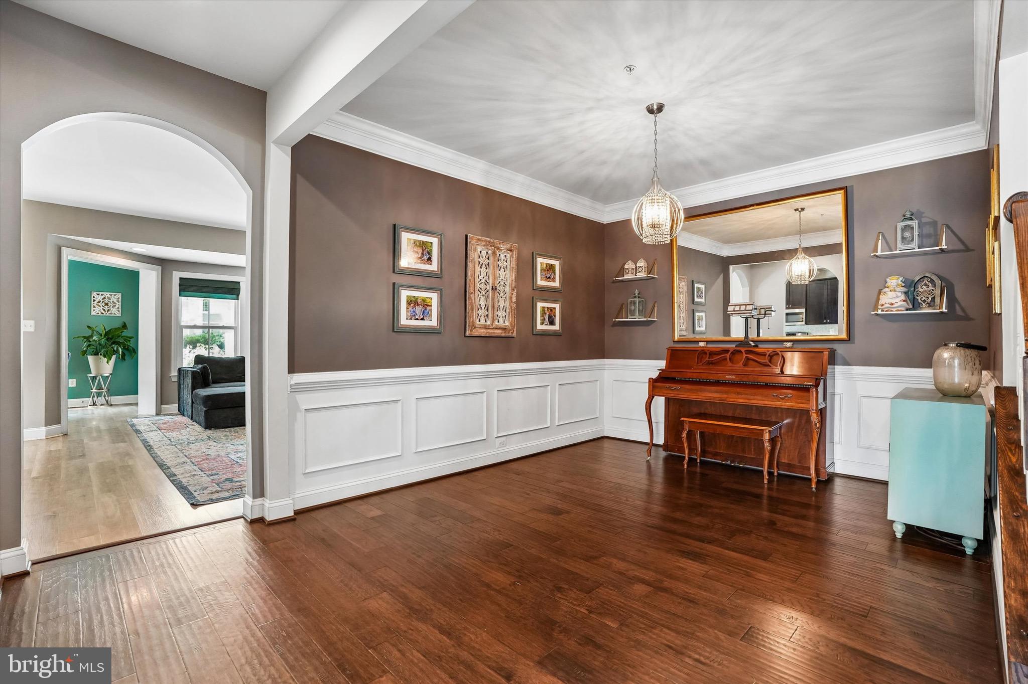 501 DEBORAH COURT