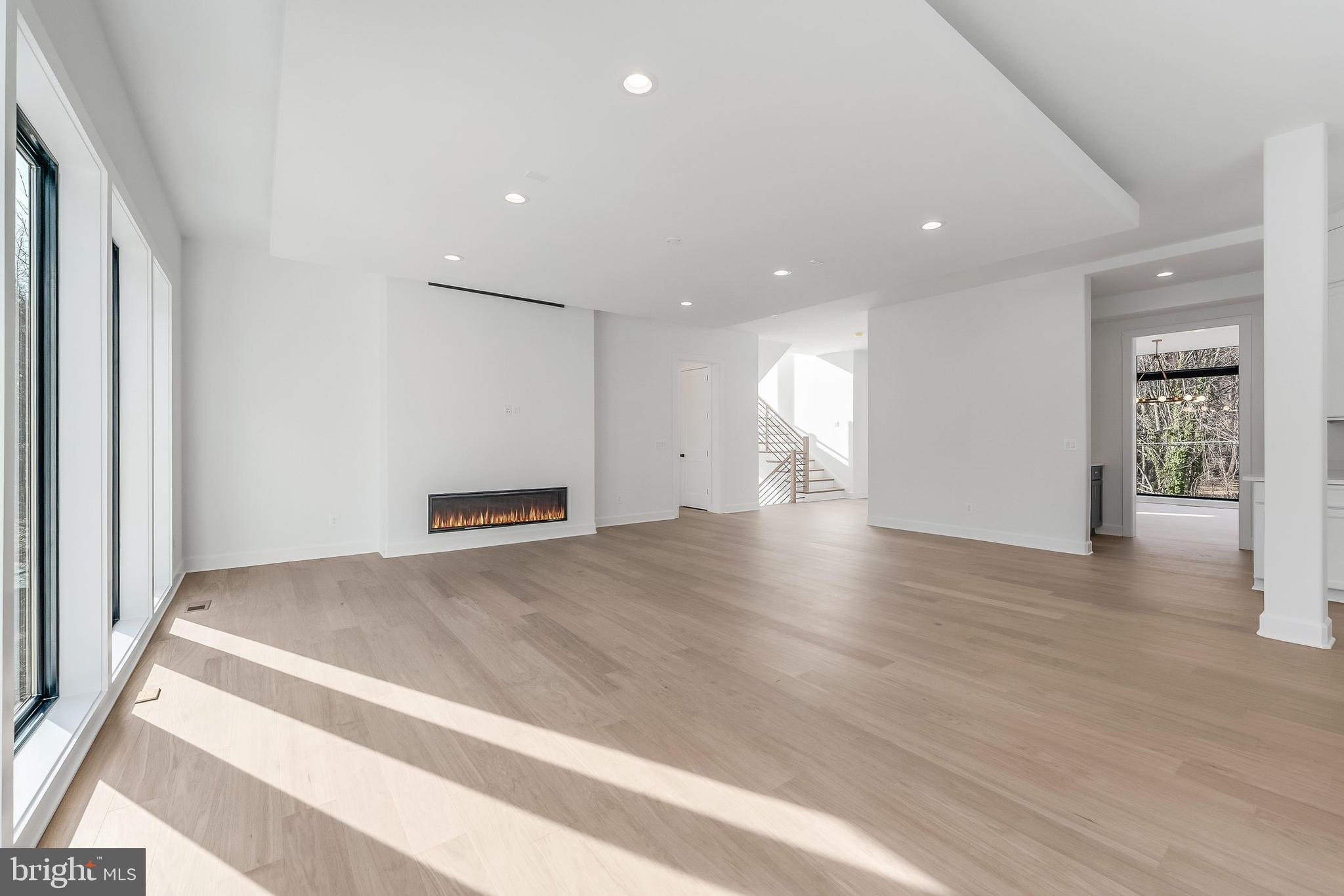 GREEN ACRES - Residential