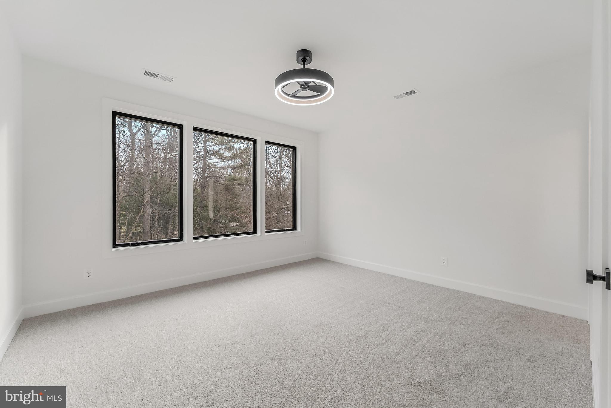 GREEN ACRES - Residential