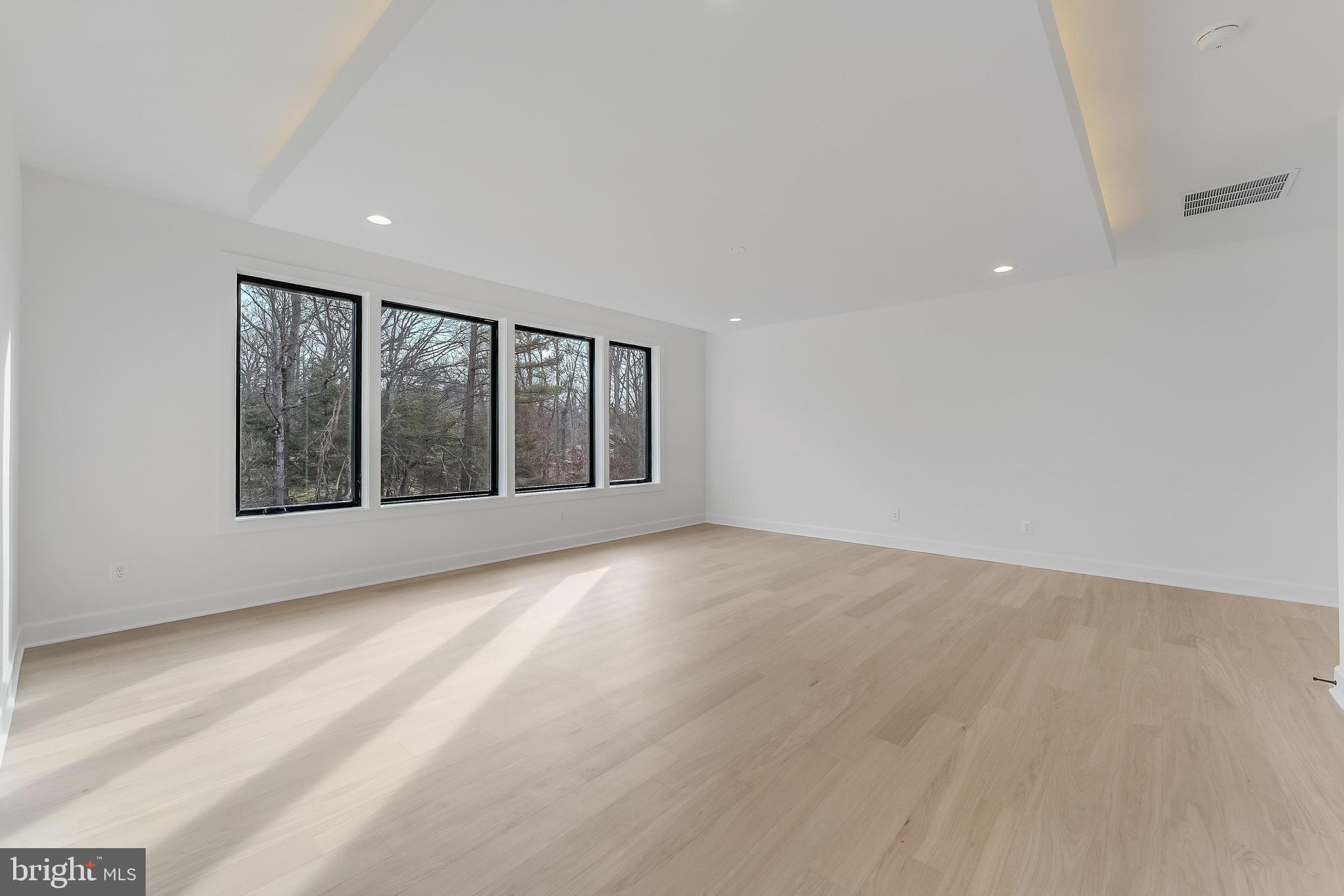 GREEN ACRES - Residential