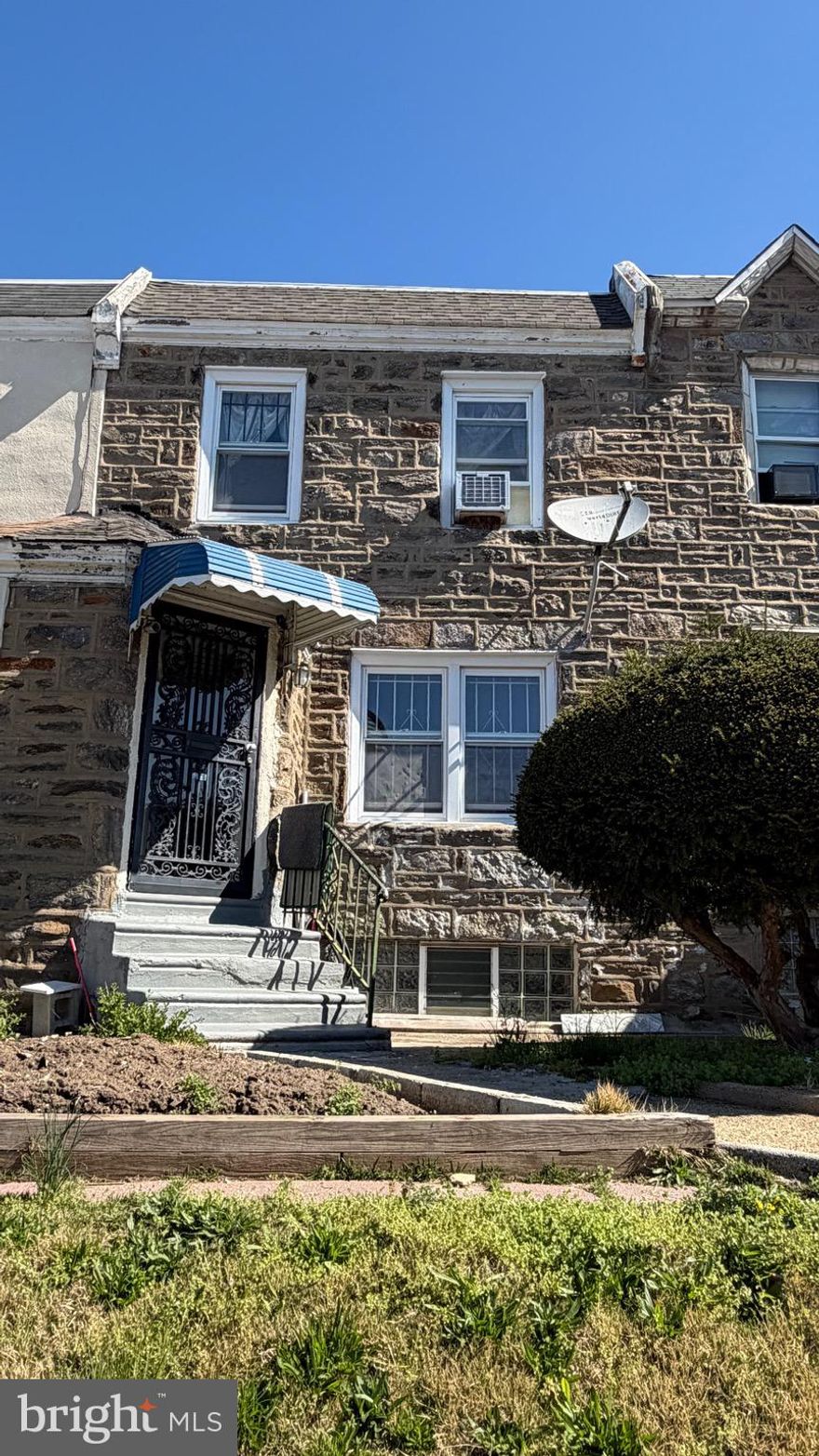 Rarely offered stone front straight through hard wood floors throughout, features large living room, formal dining room, eat-in kitchen, finished basement with half bath,3 large bedrooms,1 1/2 bath. Current owners live as primary home for more than 30 years and is ready to show anytime.