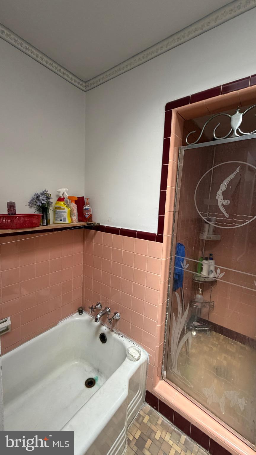 PHILADELPHIA (NORTHEAST) - Residential