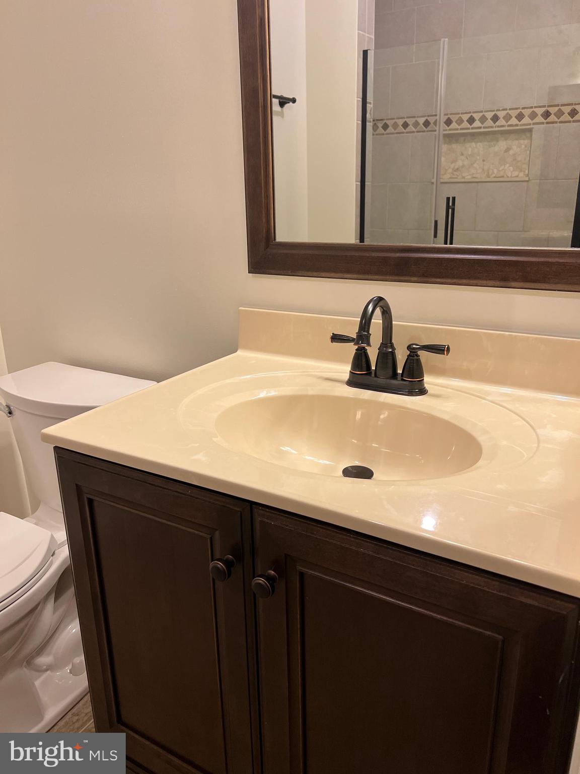 SILVER LAKE - Residential