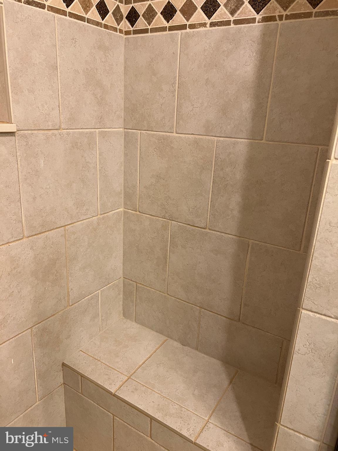 SILVER LAKE - Residential