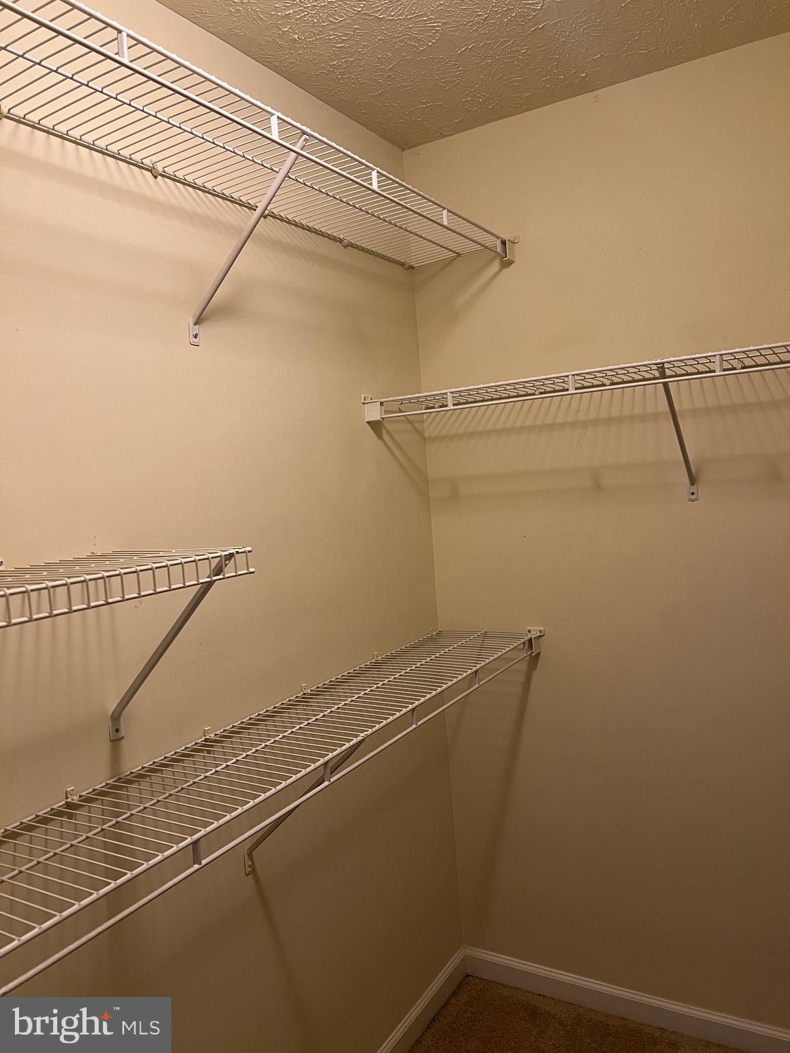 SILVER LAKE - Residential