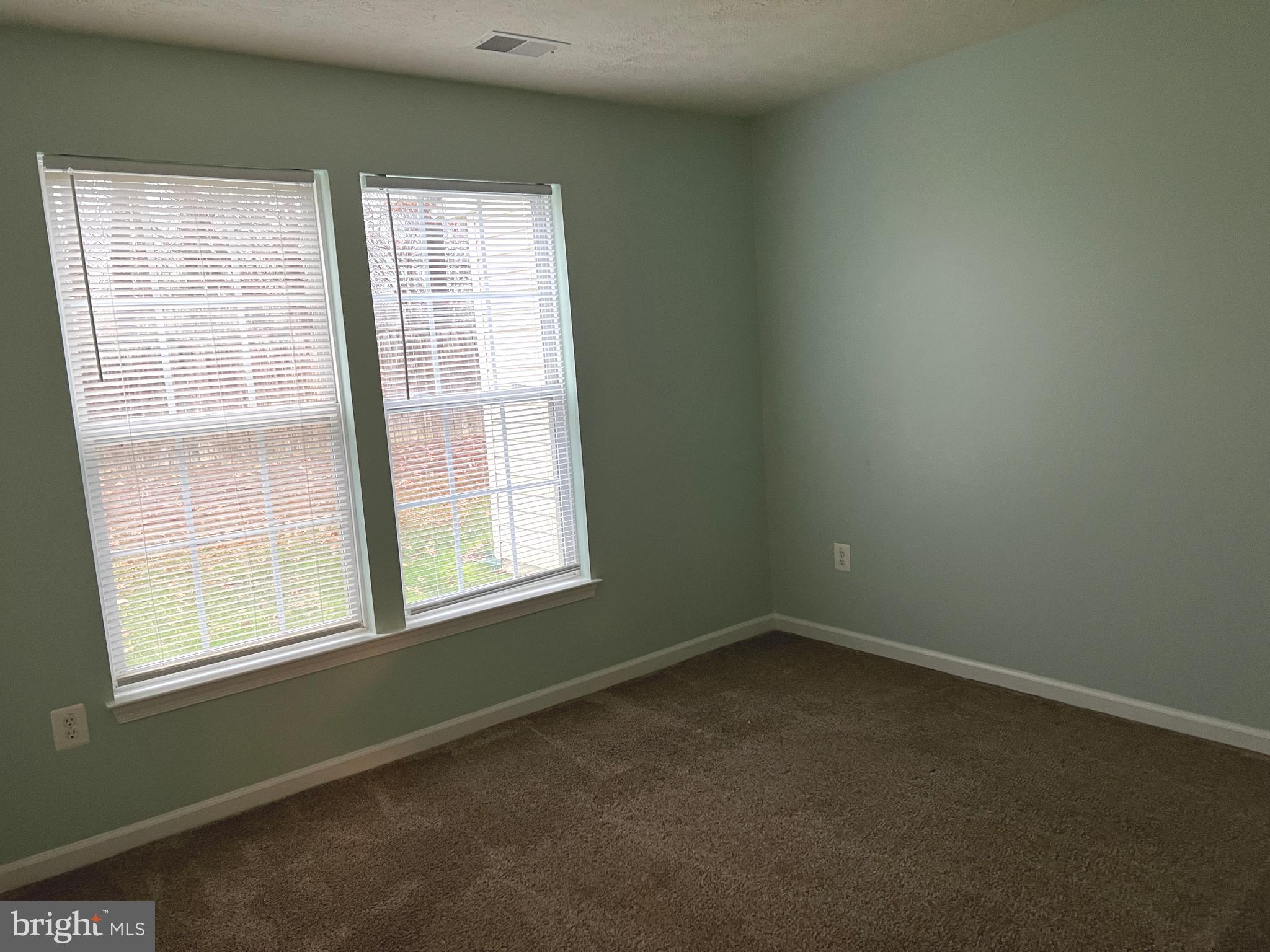 SILVER LAKE - Residential