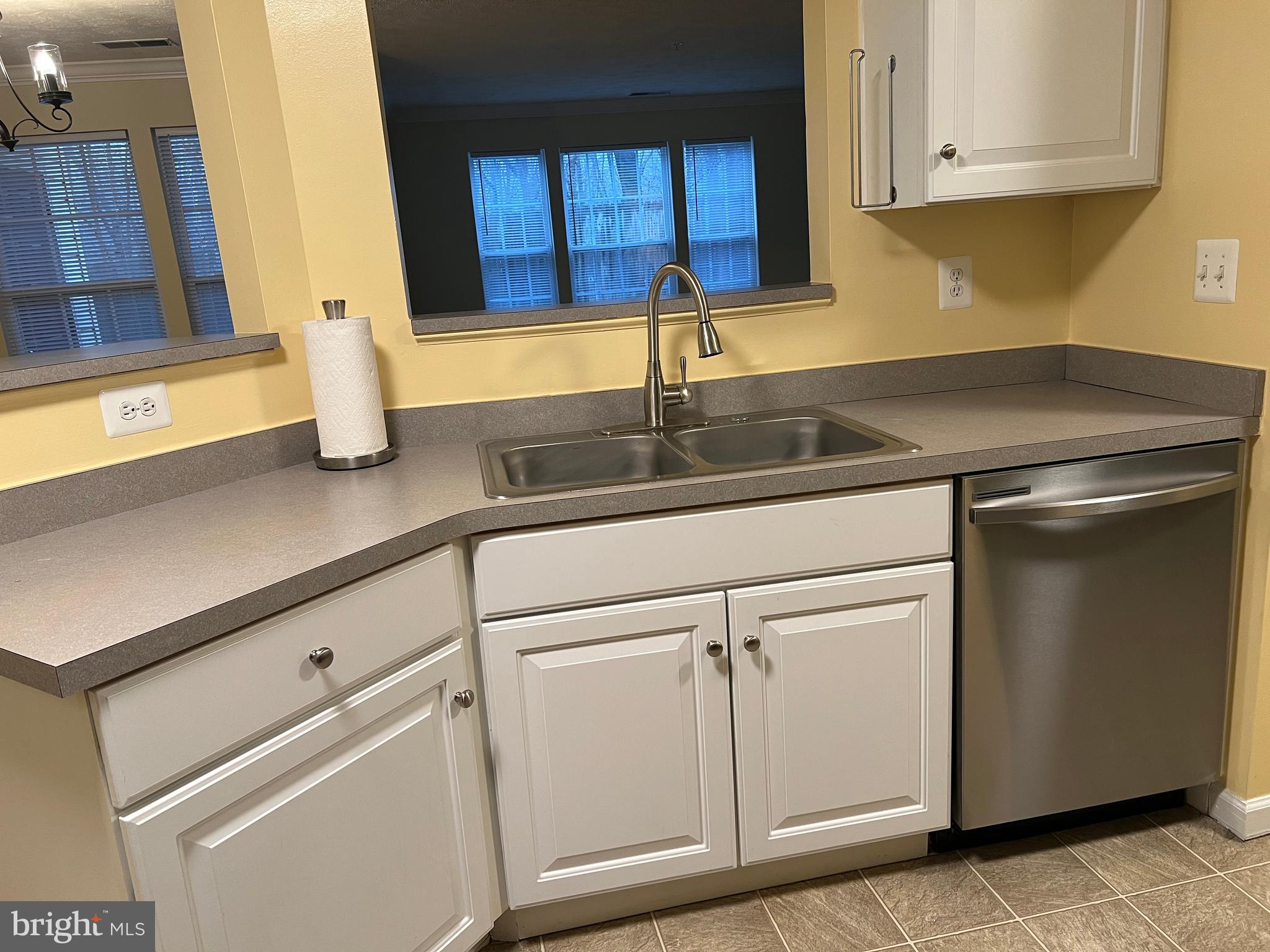 SILVER LAKE - Residential