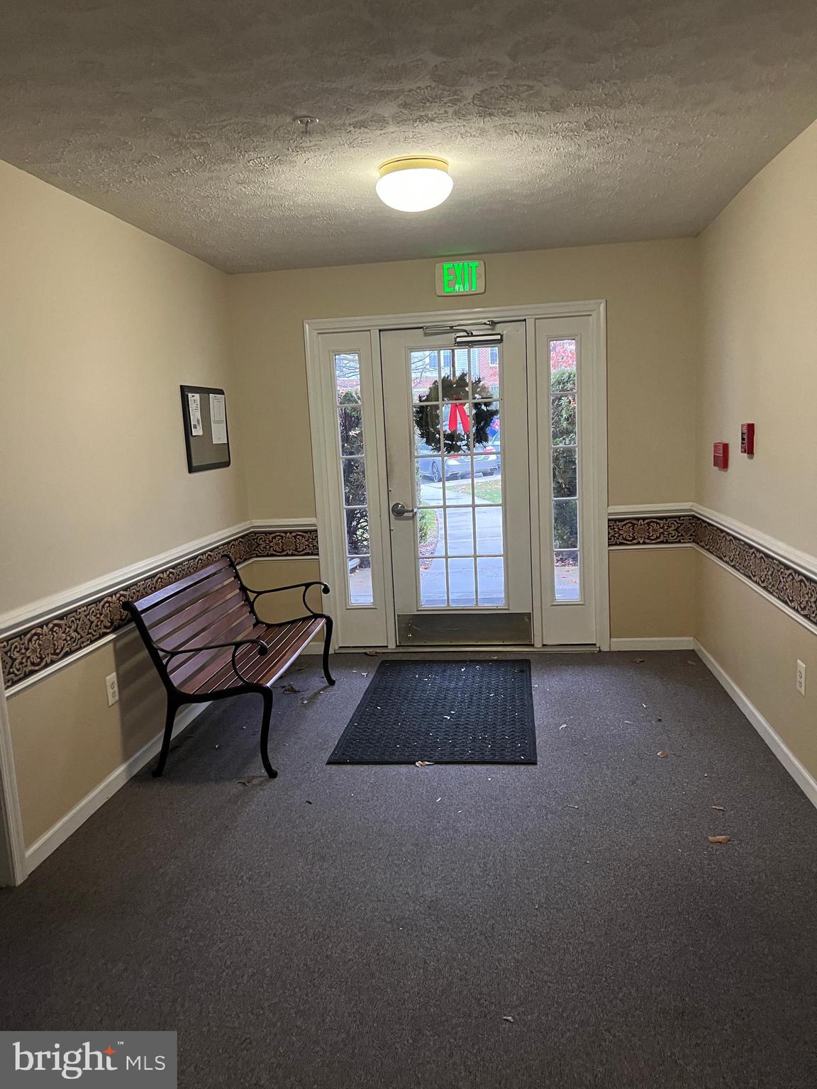 SILVER LAKE - Residential