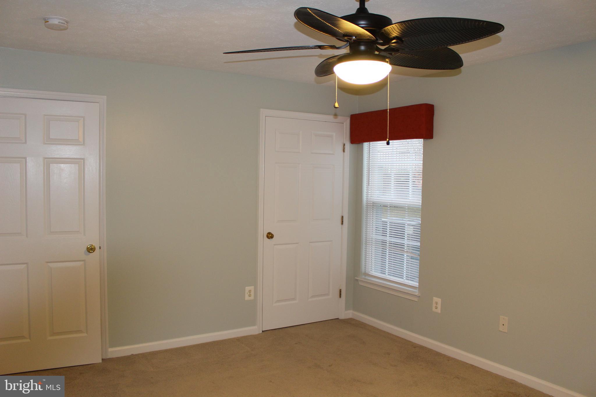 SILVER LAKE - Residential