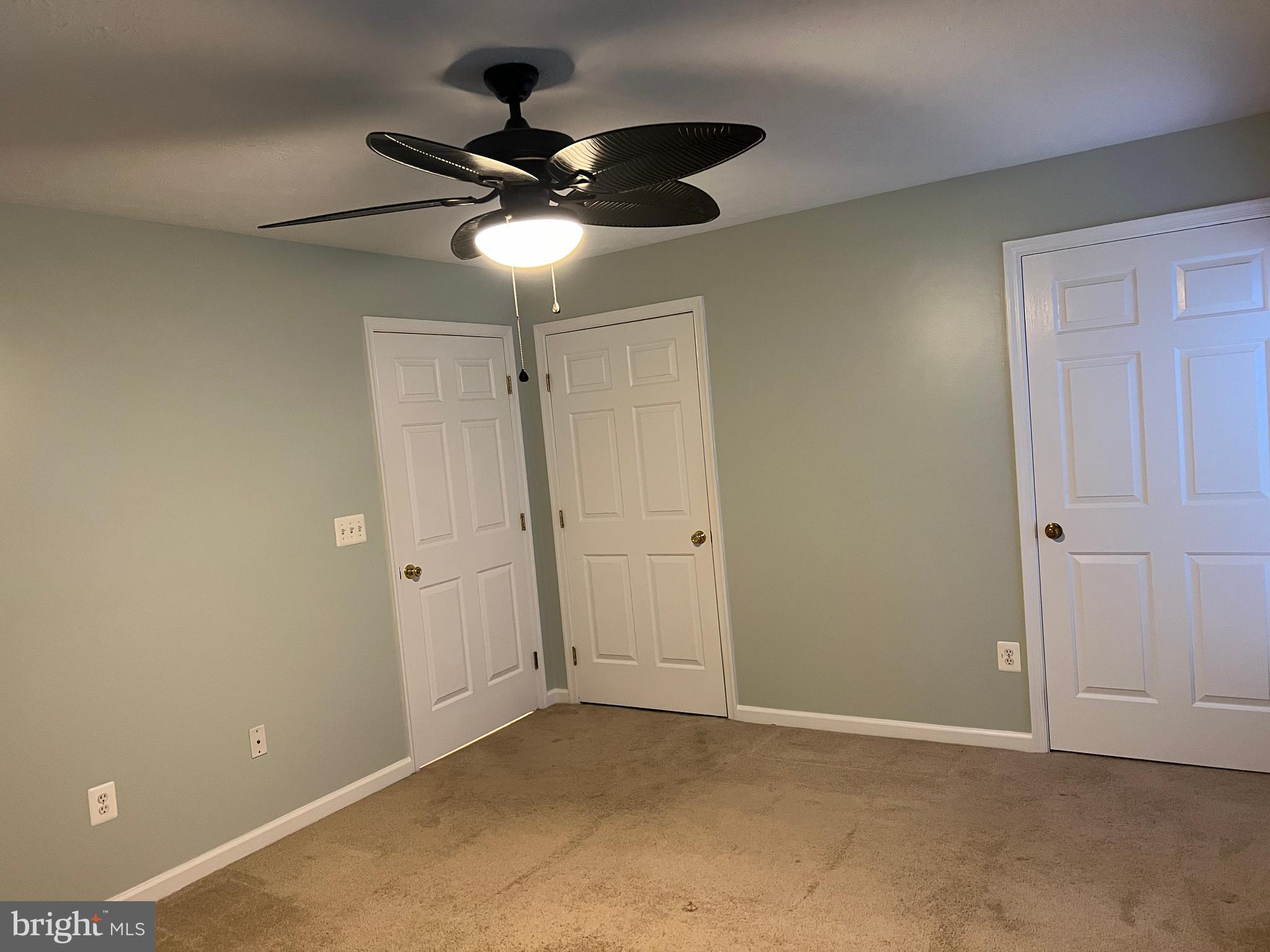 SILVER LAKE - Residential