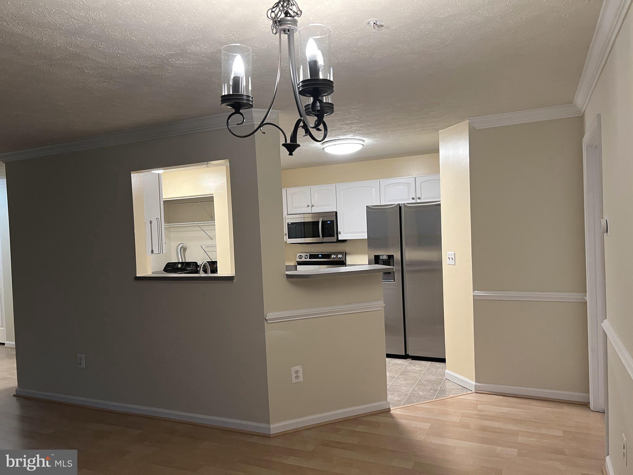 SILVER LAKE - Residential