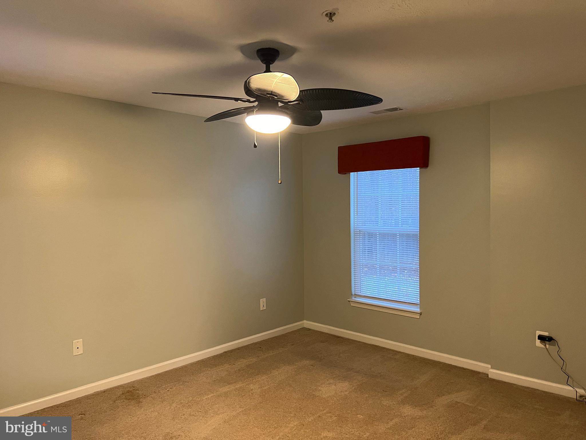 SILVER LAKE - Residential